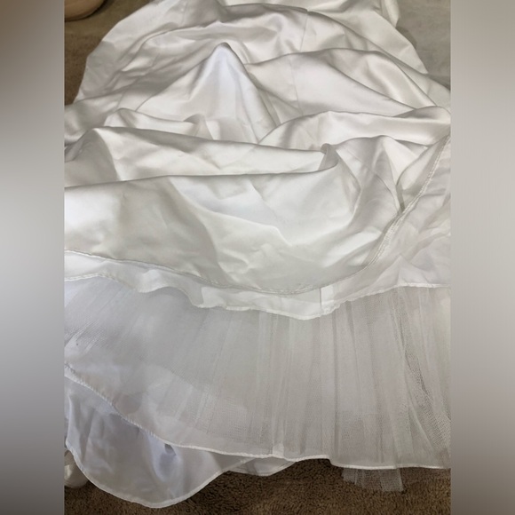 David’s Bridal Spaghetti Strap Layered Wedding Dress with Crinoline Underskirt - Picture 9 of 16